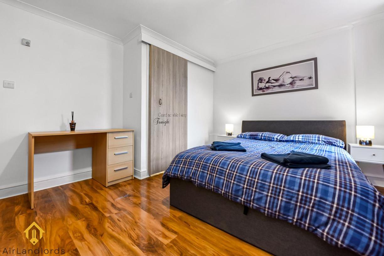Charming River View 3 Bedroom In The Heart Of Appartamento